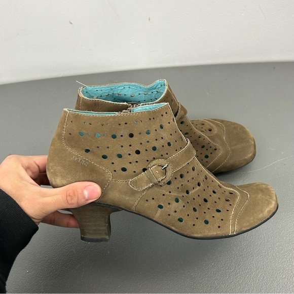 Marc Softwalk Suede Perforated Leather Heeled Boots - Picture 2 of 8